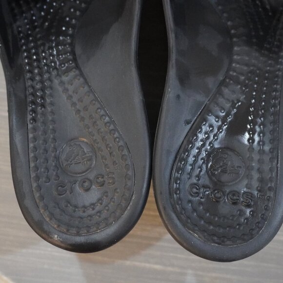 Women's Crocs Platform Wedge Slip-On Sandel - Black - Size 8 - Picture 10 of 10